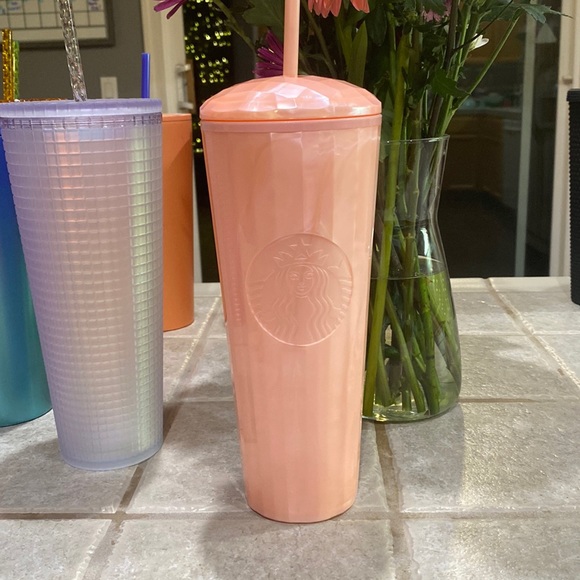 Pink dome Starbucks cup - Picture 1 of 2